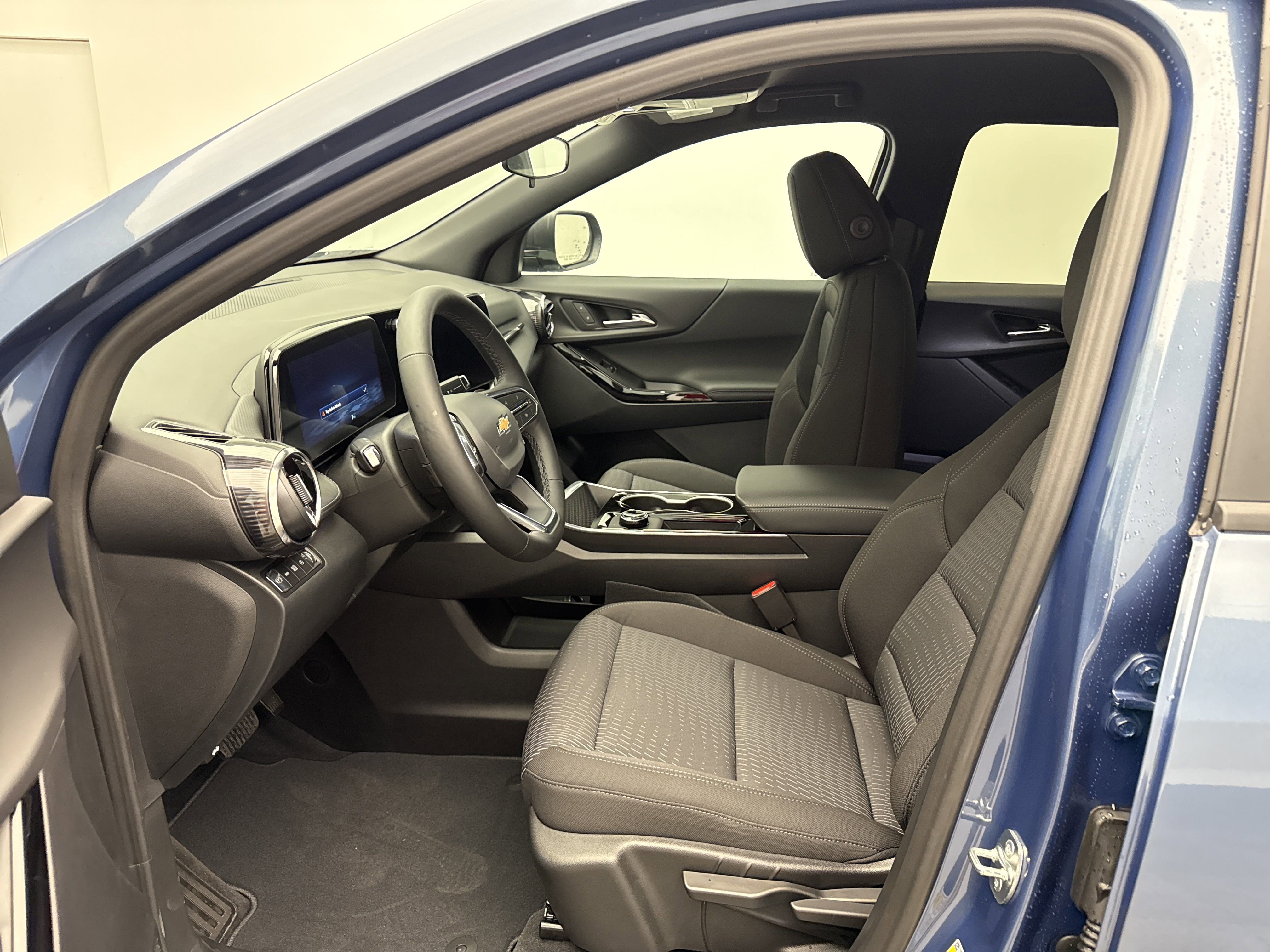 2026 Chevrolet Equinox LT photo 18