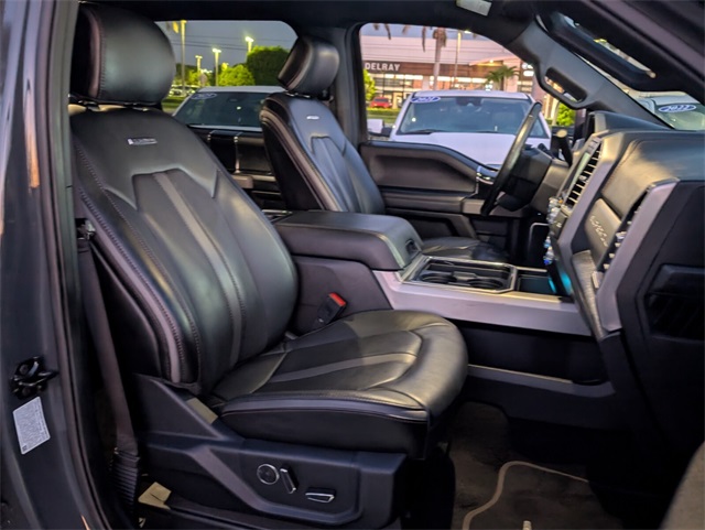 2021 Ford F-350 Platinum photo 17