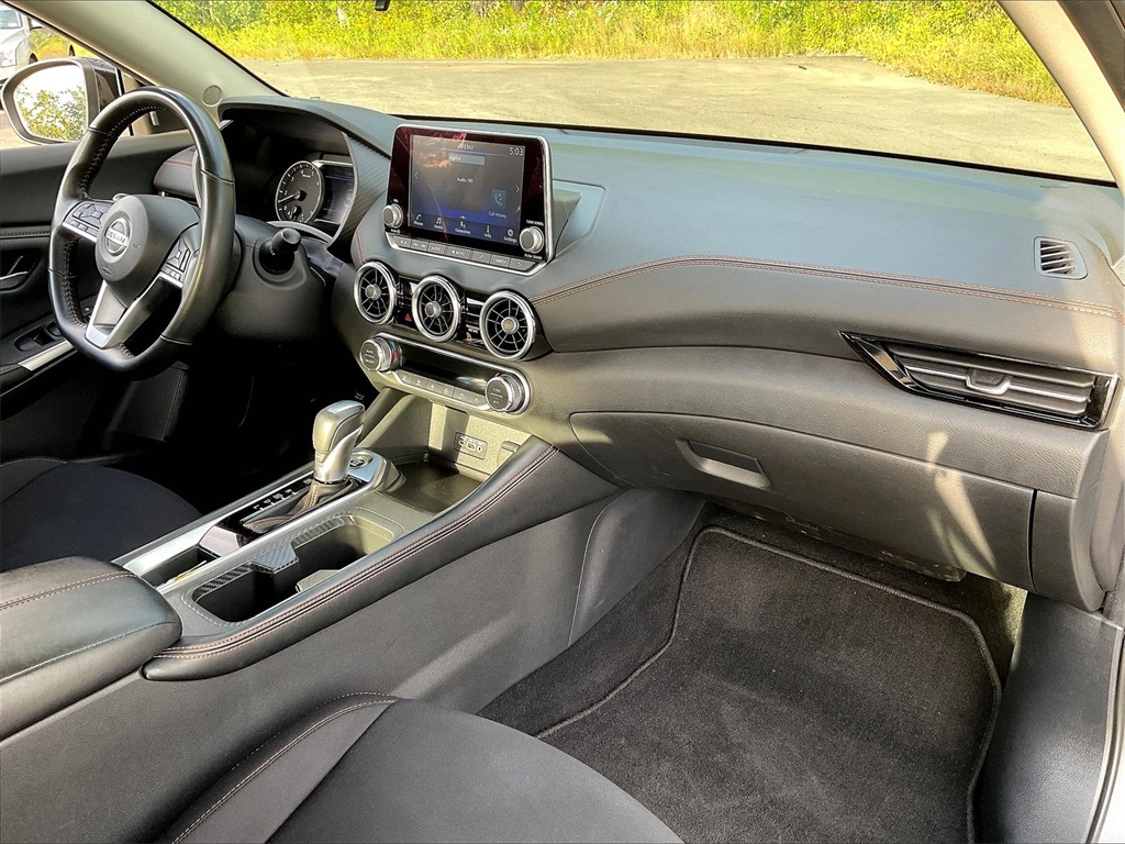2022 Nissan Sentra SR photo 13