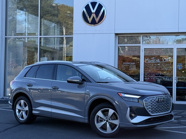 2023 Audi Q4 e-tron Premium's photo
