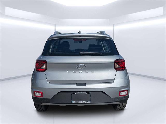 2026 Hyundai Venue SEL photo 3