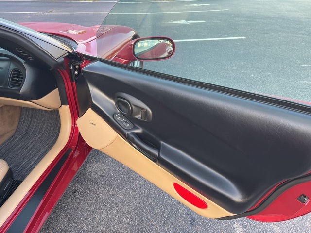 2000 Chevrolet Corvette Base Convertible photo 10