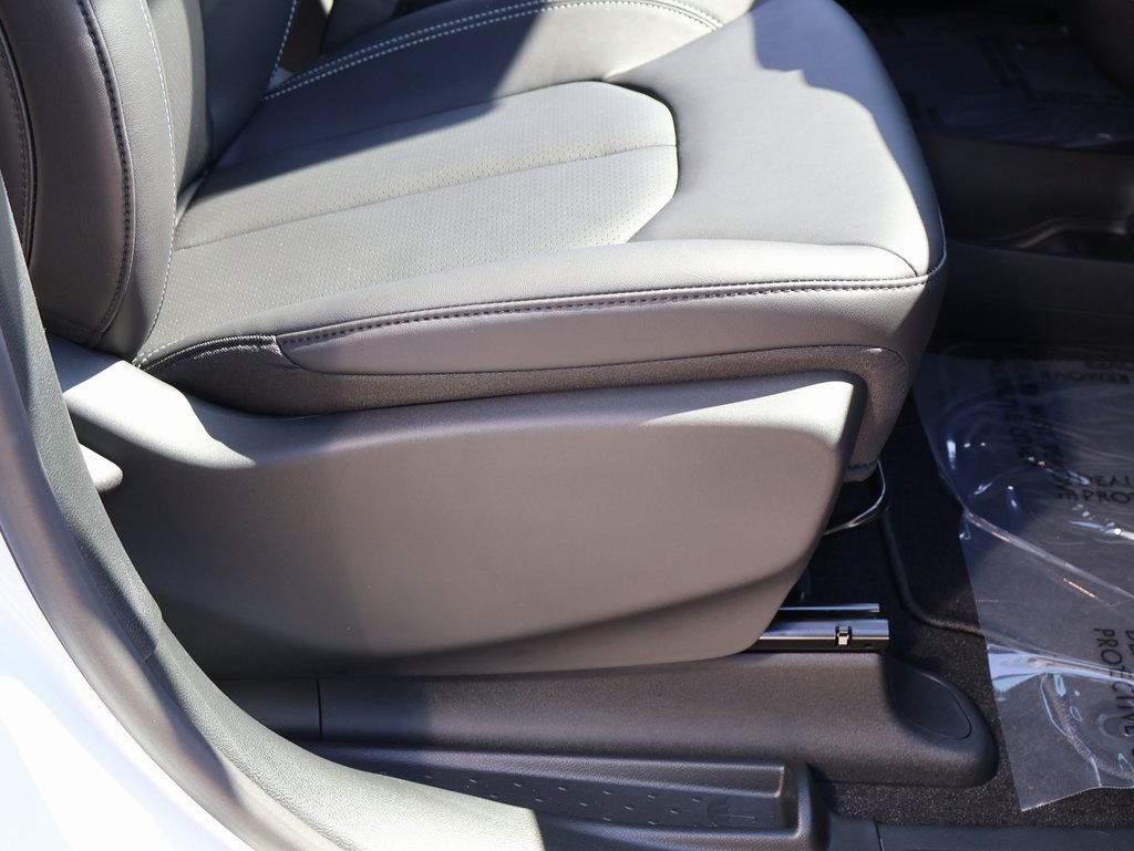 2026 Chrysler Pacifica photo 9