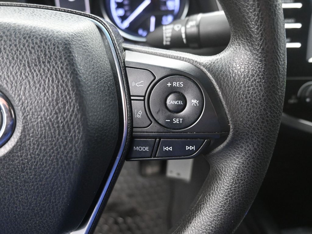 2019 Toyota Camry L photo 3