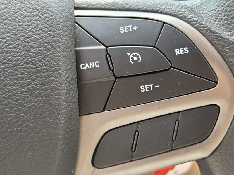 2019 Jeep Cherokee Latitude photo 18