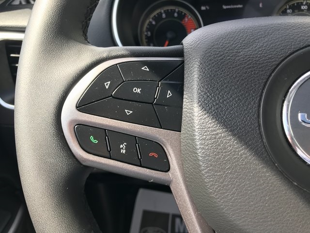 2022 Jeep Cherokee Latitude Lux photo 5
