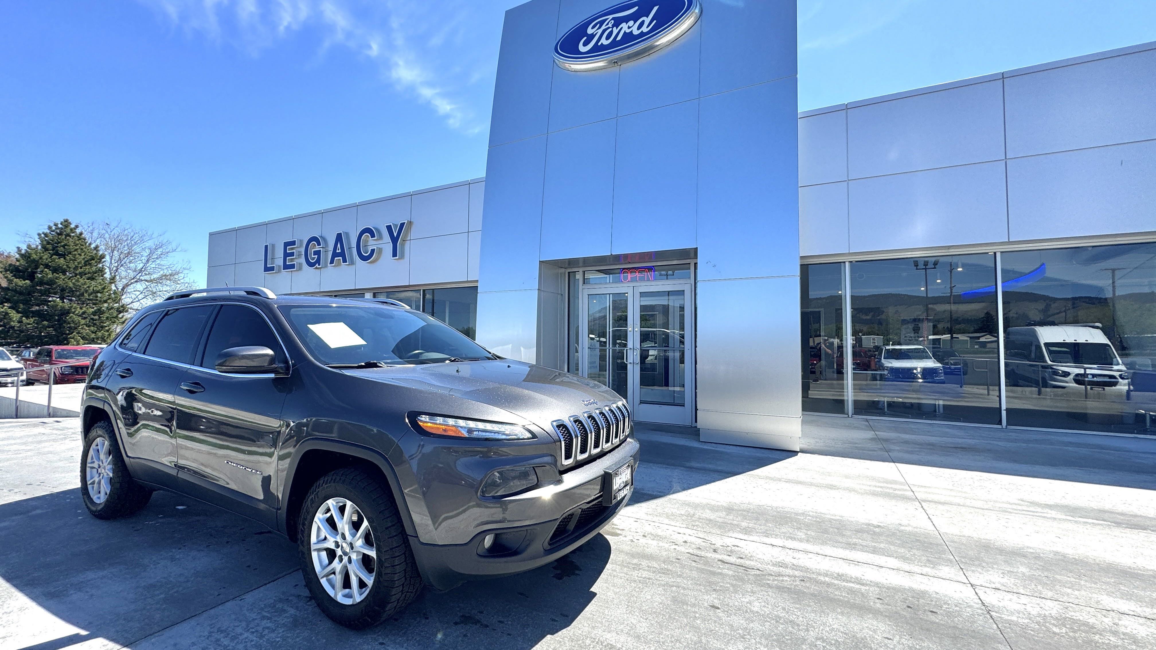 Used 2016 Jeep Cherokee Latitude with VIN 1C4PJMCS7GW294519 for sale in La Grande, OR