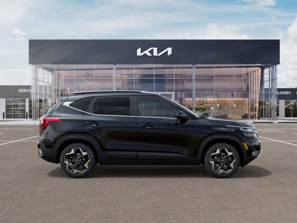 2025 Kia Seltos EX photo 6