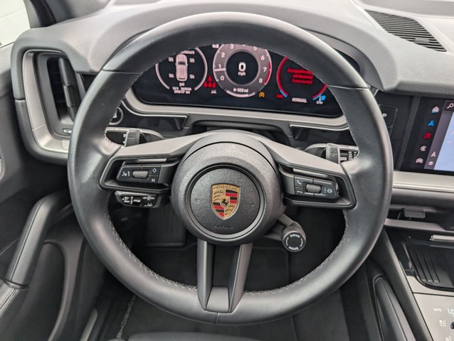 2024 Porsche Cayenne photo 19