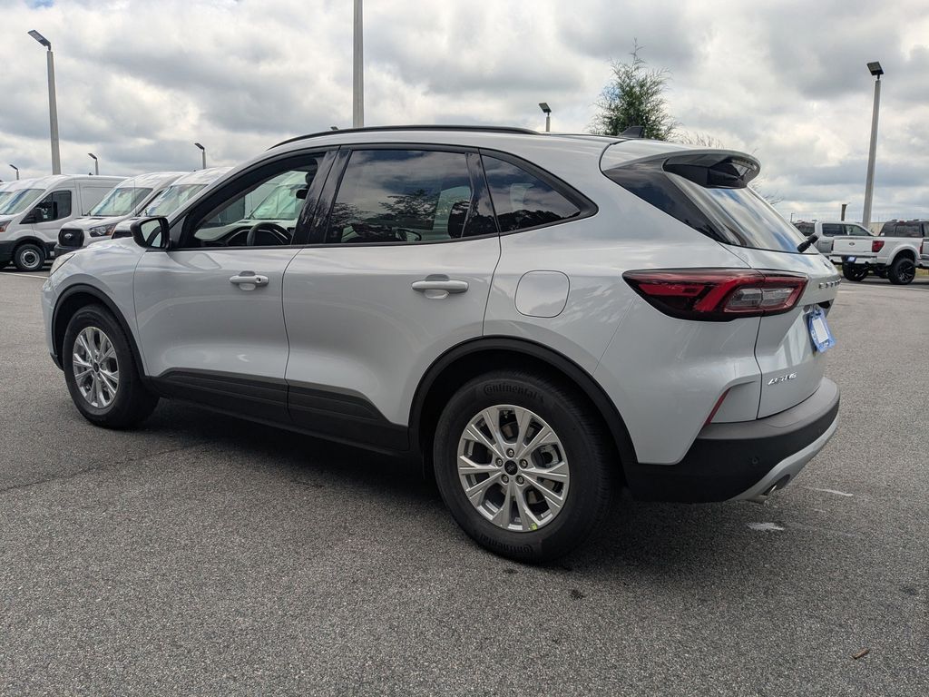 2025 Ford Escape Active photo 2