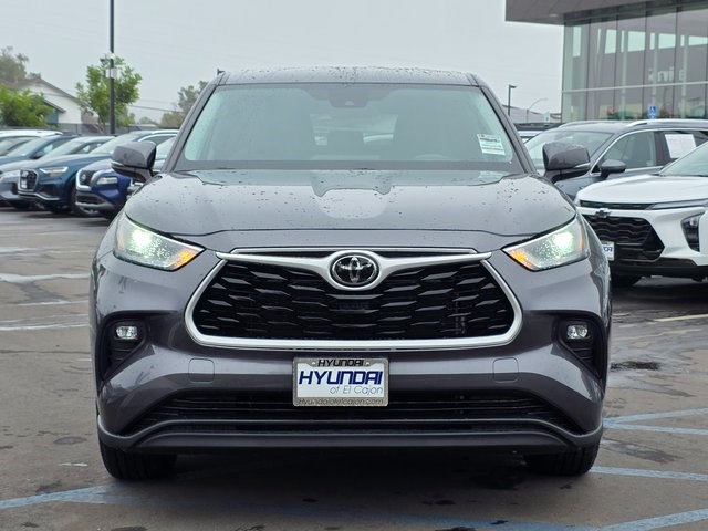 2024 Toyota Highlander LE photo 3