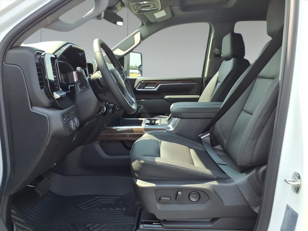 2025 Chevrolet Silverado 2500HD LT photo 14