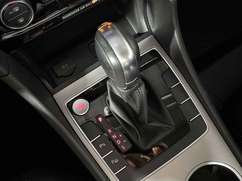 2020 Volkswagen Passat 2.0T SEL photo 15