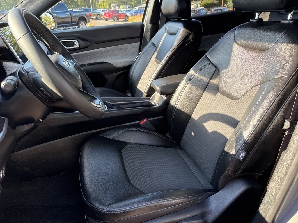 2024 Jeep Compass Latitude photo 12