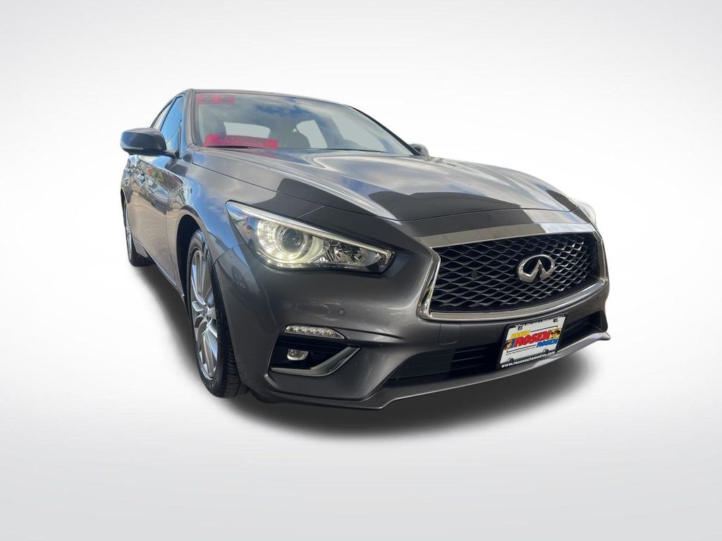 2022 Infiniti Q50 LUXE photo 3