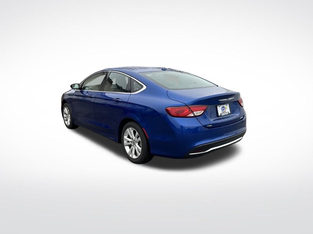 2016 Chrysler 200 Limited photo 2