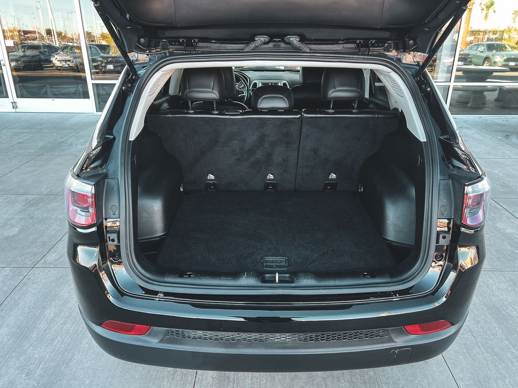 2019 Jeep Compass Latitude photo 28