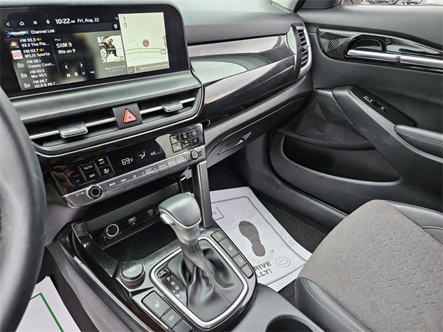 2024 Kia Seltos S photo 19