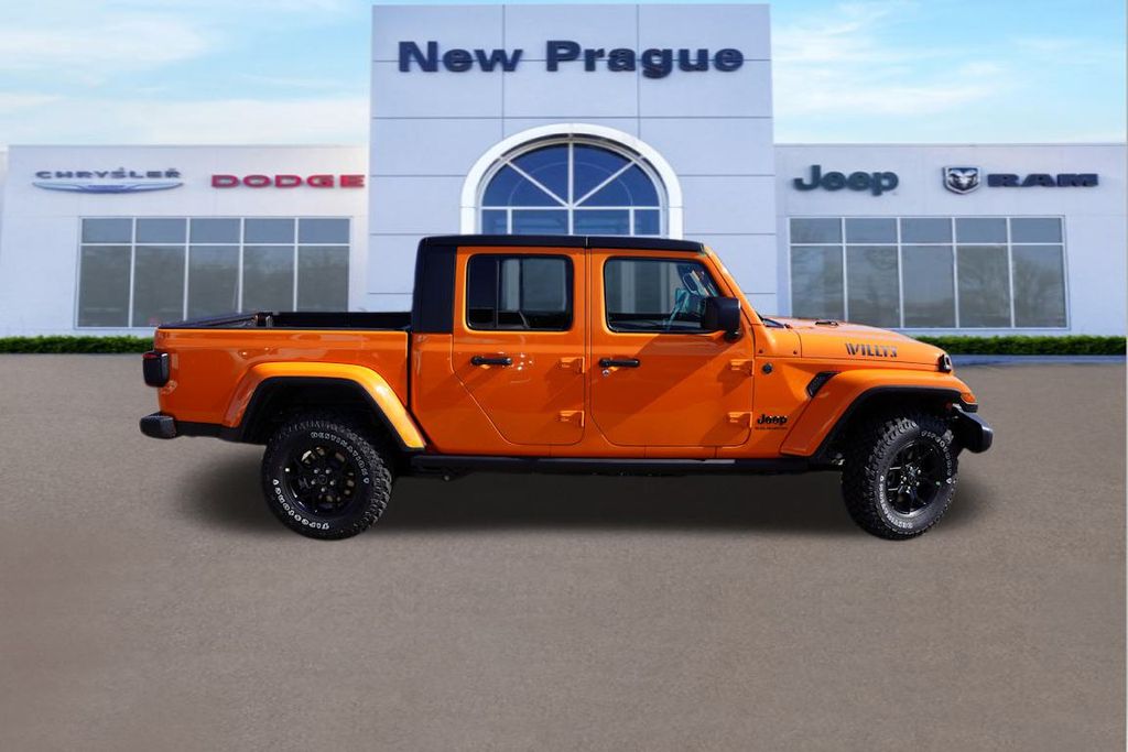 2025 Jeep Gladiator Willys photo 2