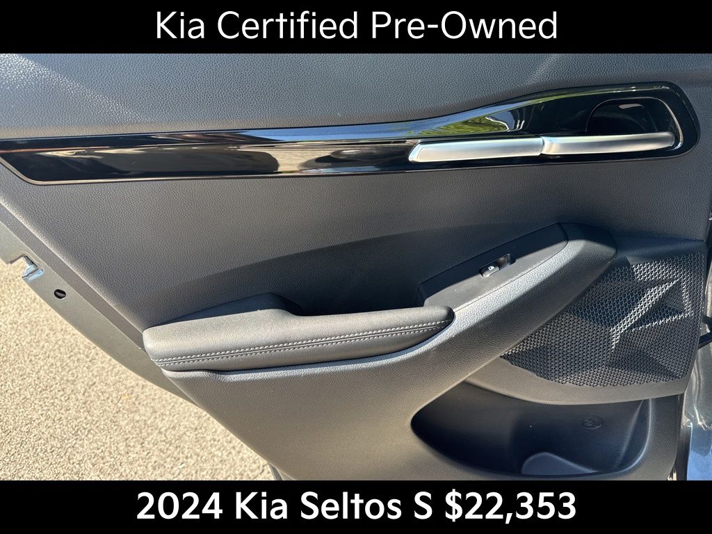 2024 Kia Seltos S photo 14