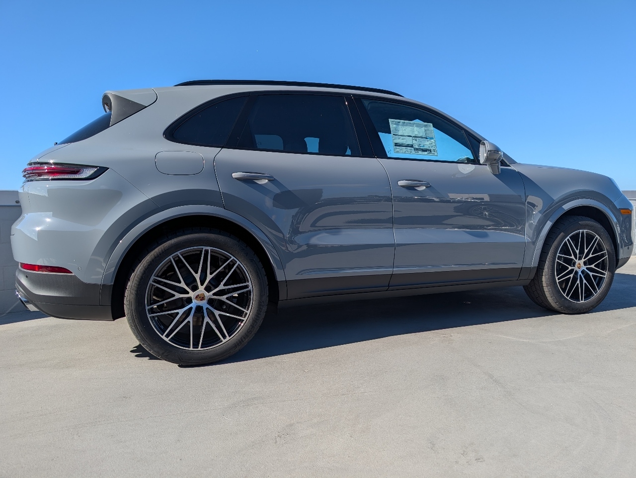 2025 Porsche Cayenne photo 22