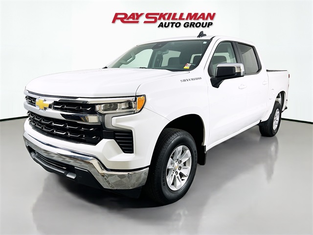 2025 Chevrolet Silverado 1500 LT photo 3