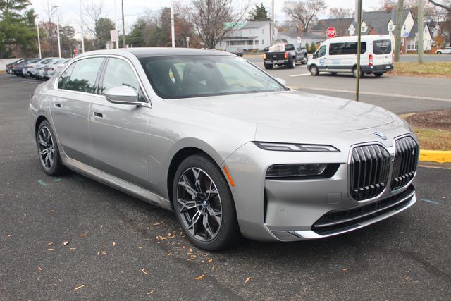 2025 BMW i7 50's photo