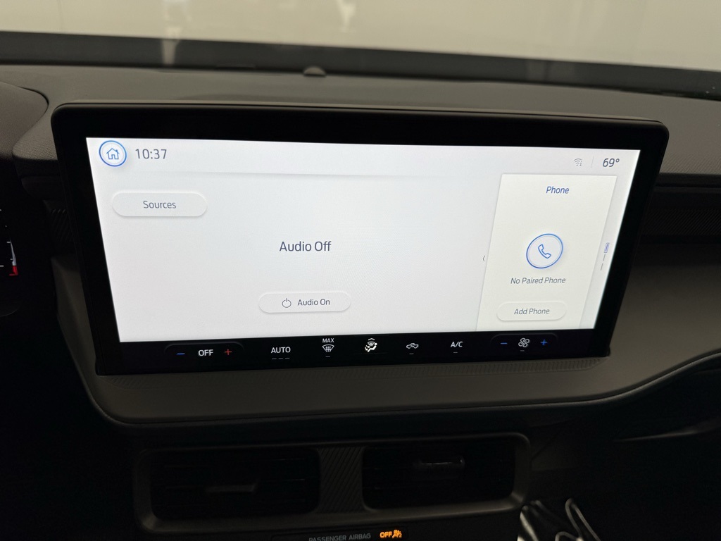 2025 Ford Maverick XLT photo 2