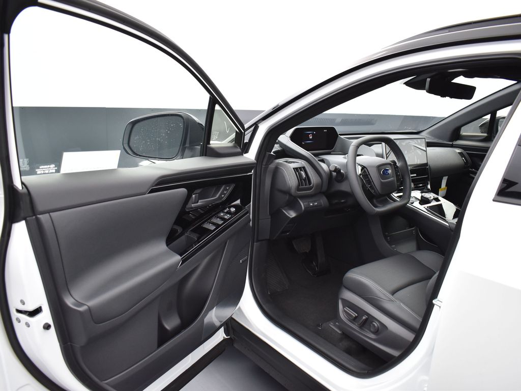2025 Subaru Solterra Touring photo 7