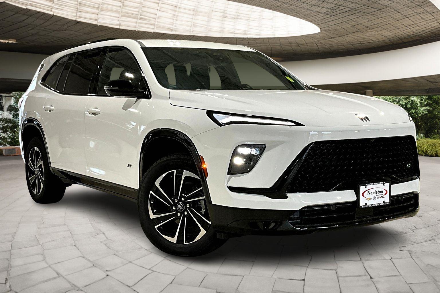 2025 Buick Enclave Sport Touring photo 2