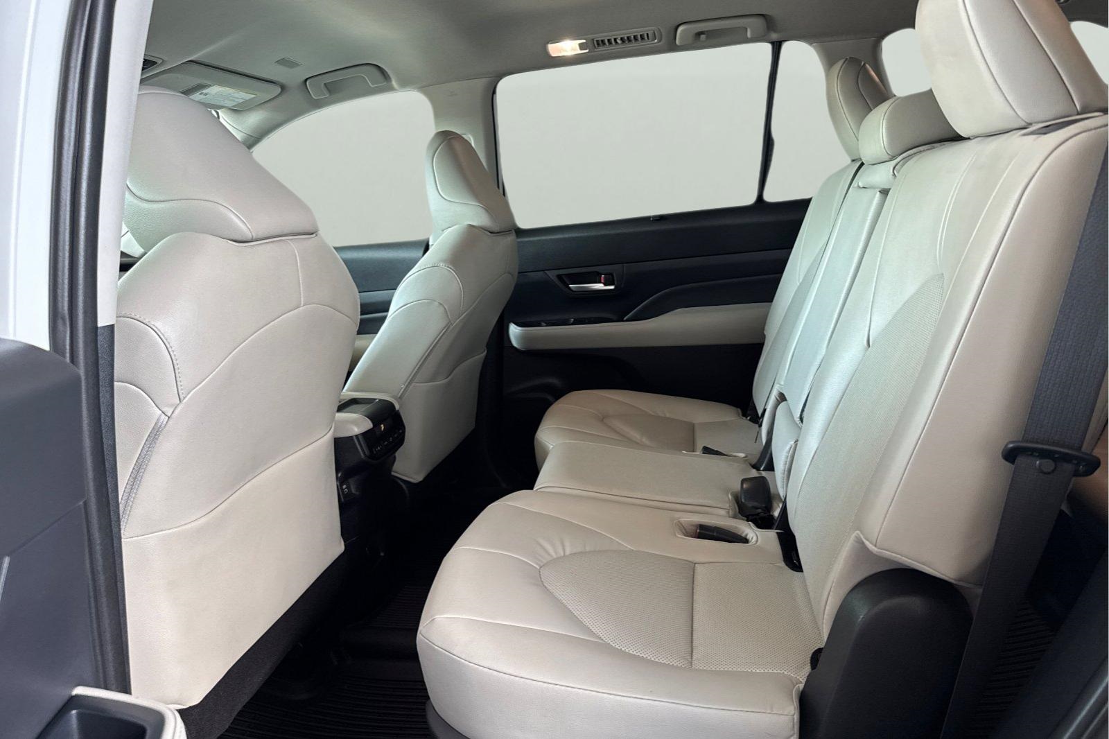 2024 Toyota Grand Highlander Limited photo 2