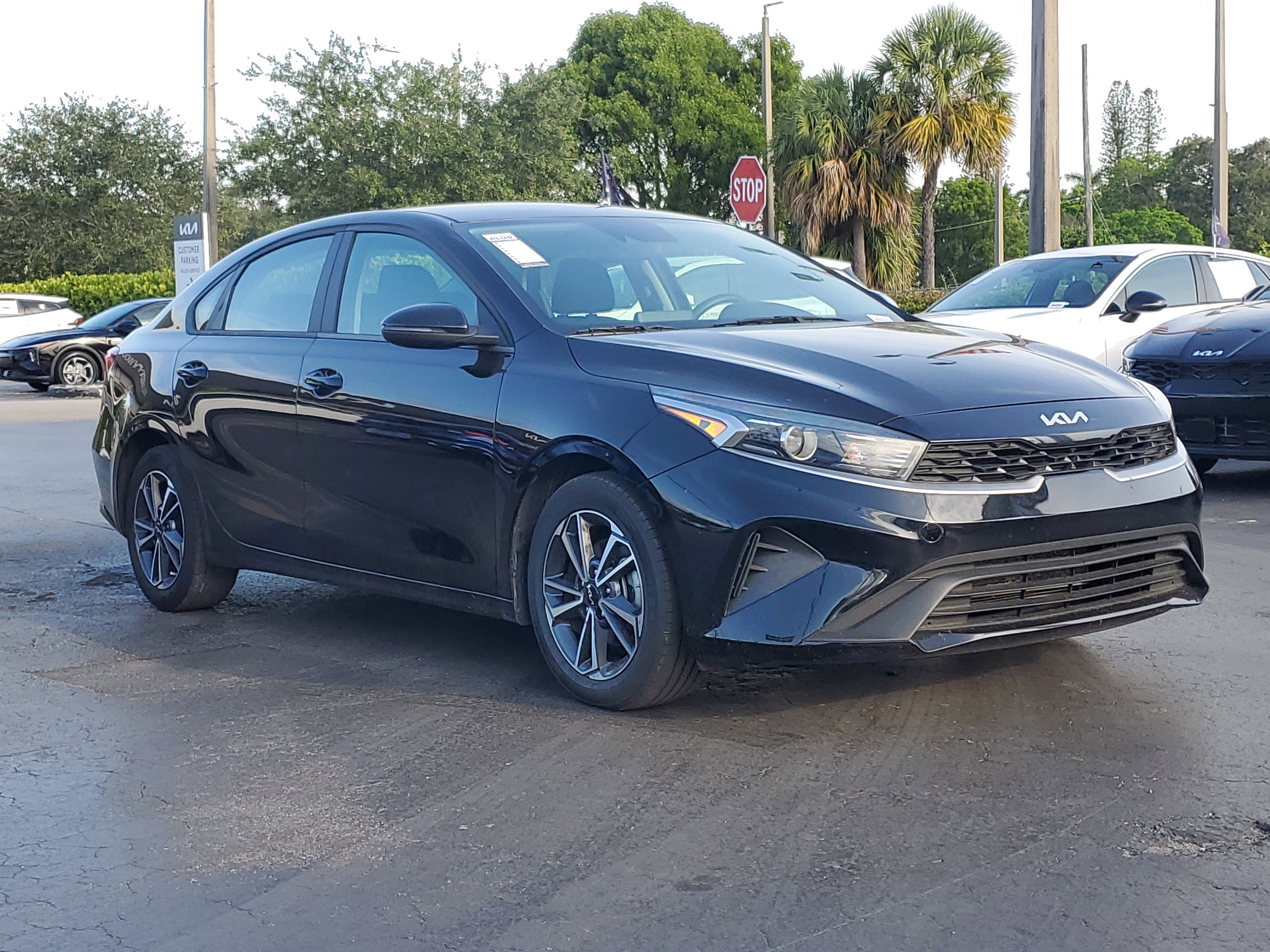 2022 Kia FORTE LXS's photo