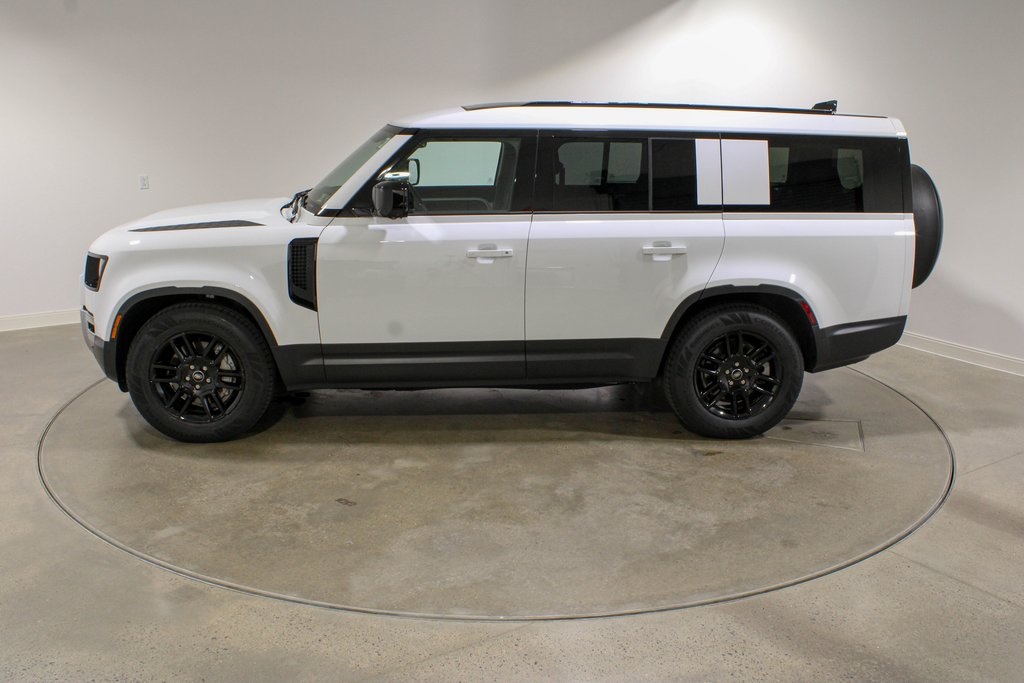 2025 Land Rover Defender 130 S photo 2