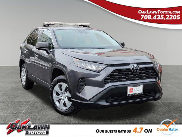 2022 Toyota RAV4 LE's photo