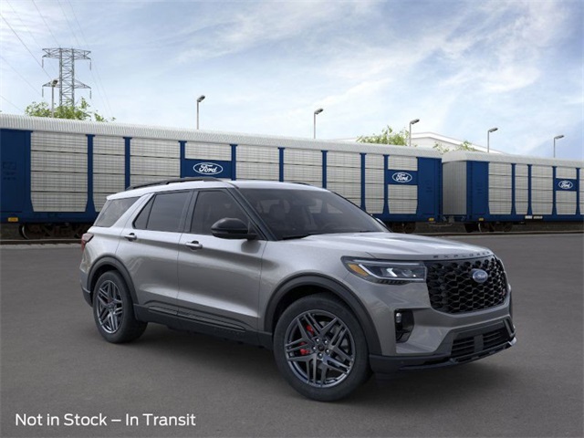 2025 Ford Explorer ST photo 4