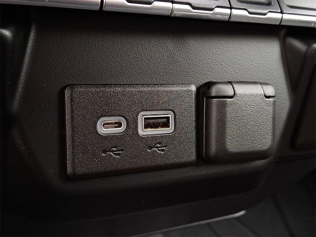 2021 Chevrolet Silverado 1500 Custom photo 25