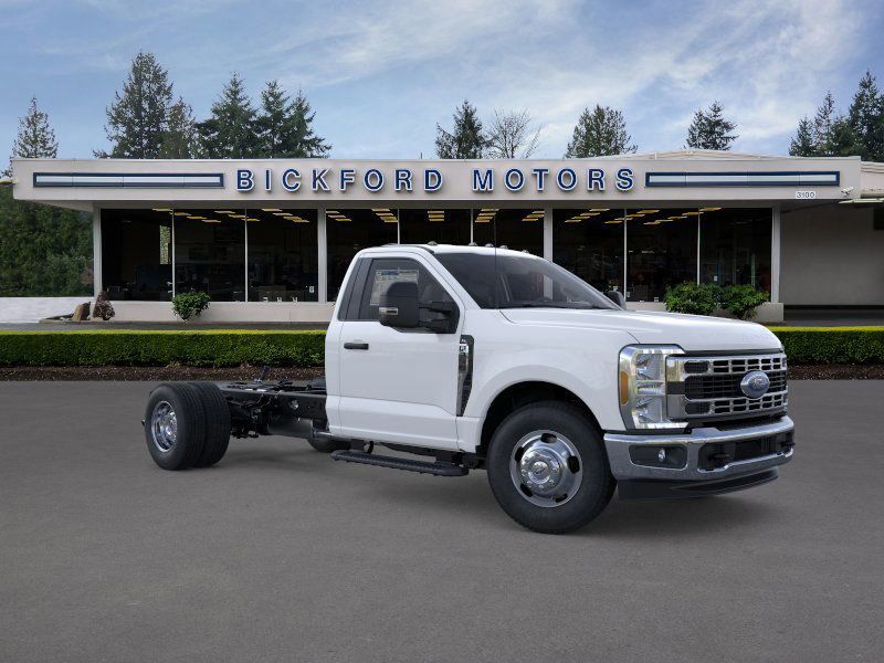 2026 Ford F-350 photo 3
