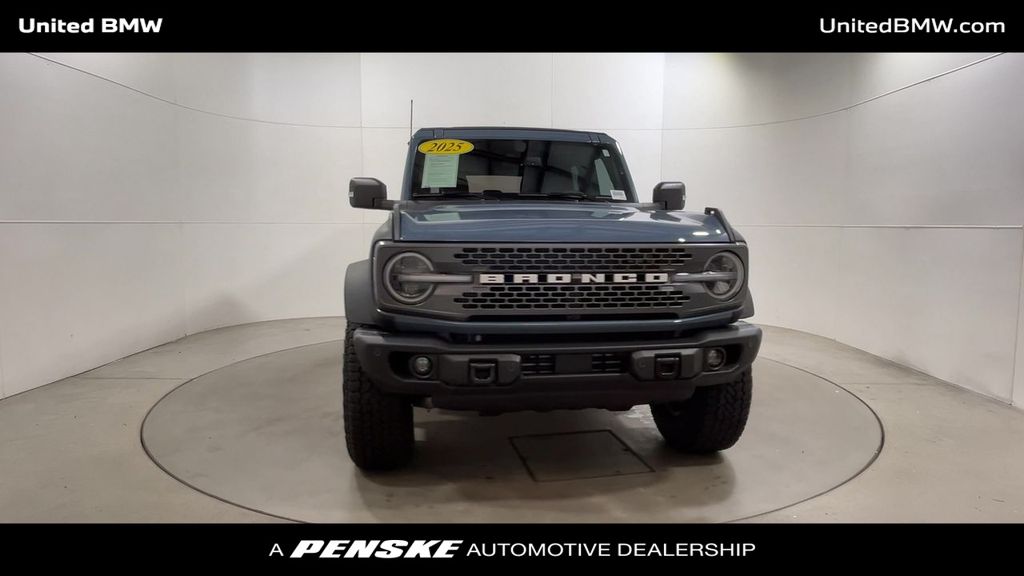 2025 Ford Bronco Badlands photo 3