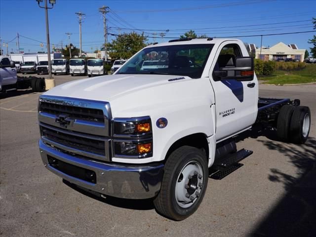 2024 Chevrolet Silverado 4500 Medium Duty Chassis Cab Work Truck's photo
