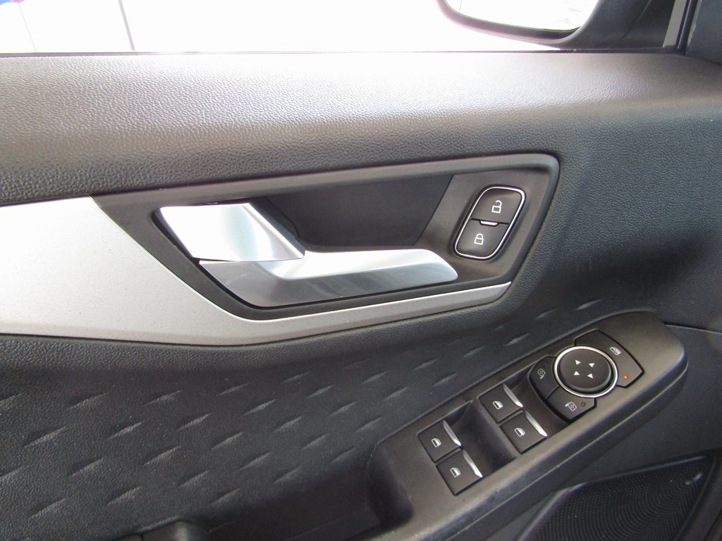 2020 Ford Escape SE photo 18