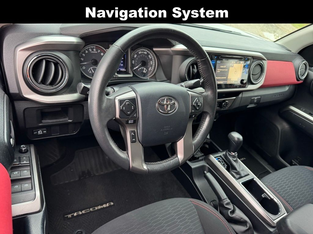 2017 Toyota Tacoma SR5 photo 2