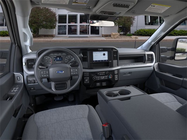 2025 Ford F-250 photo 9