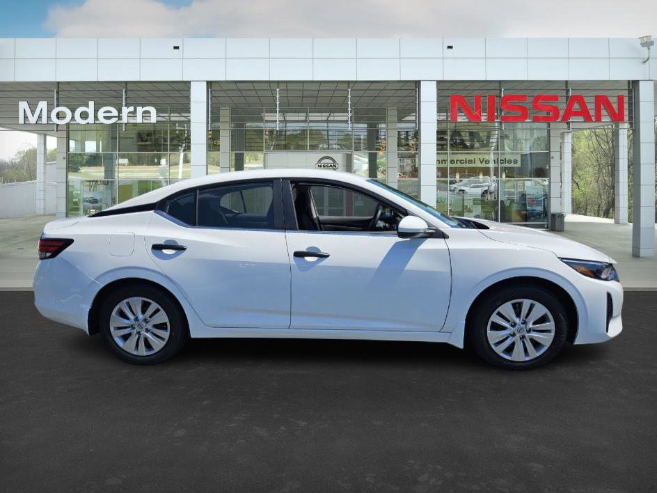 2025 Nissan Sentra S photo 3