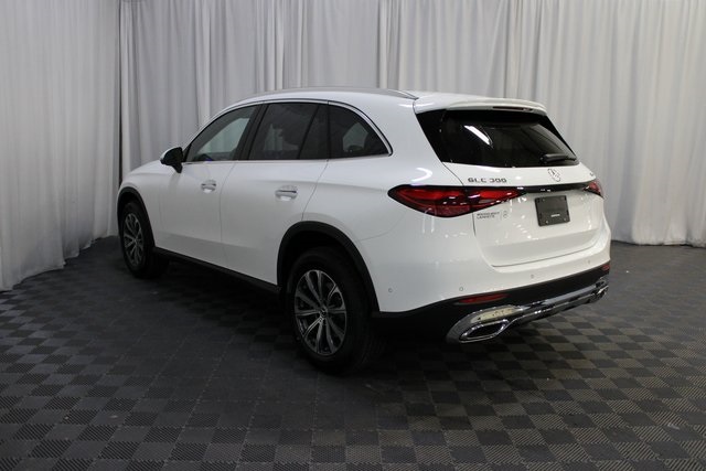 2026 Mercedes Benz GLC 300 4MATIC photo 3