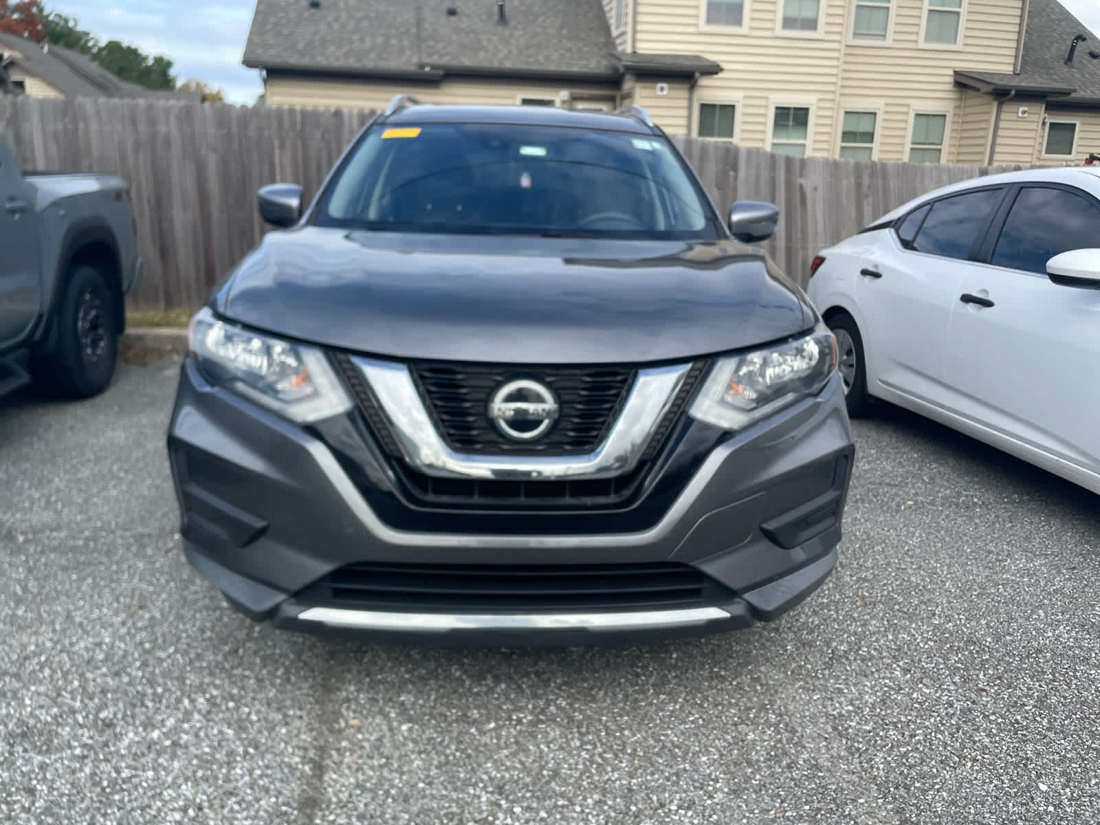 2019 Nissan Rogue SV AWD photo 2