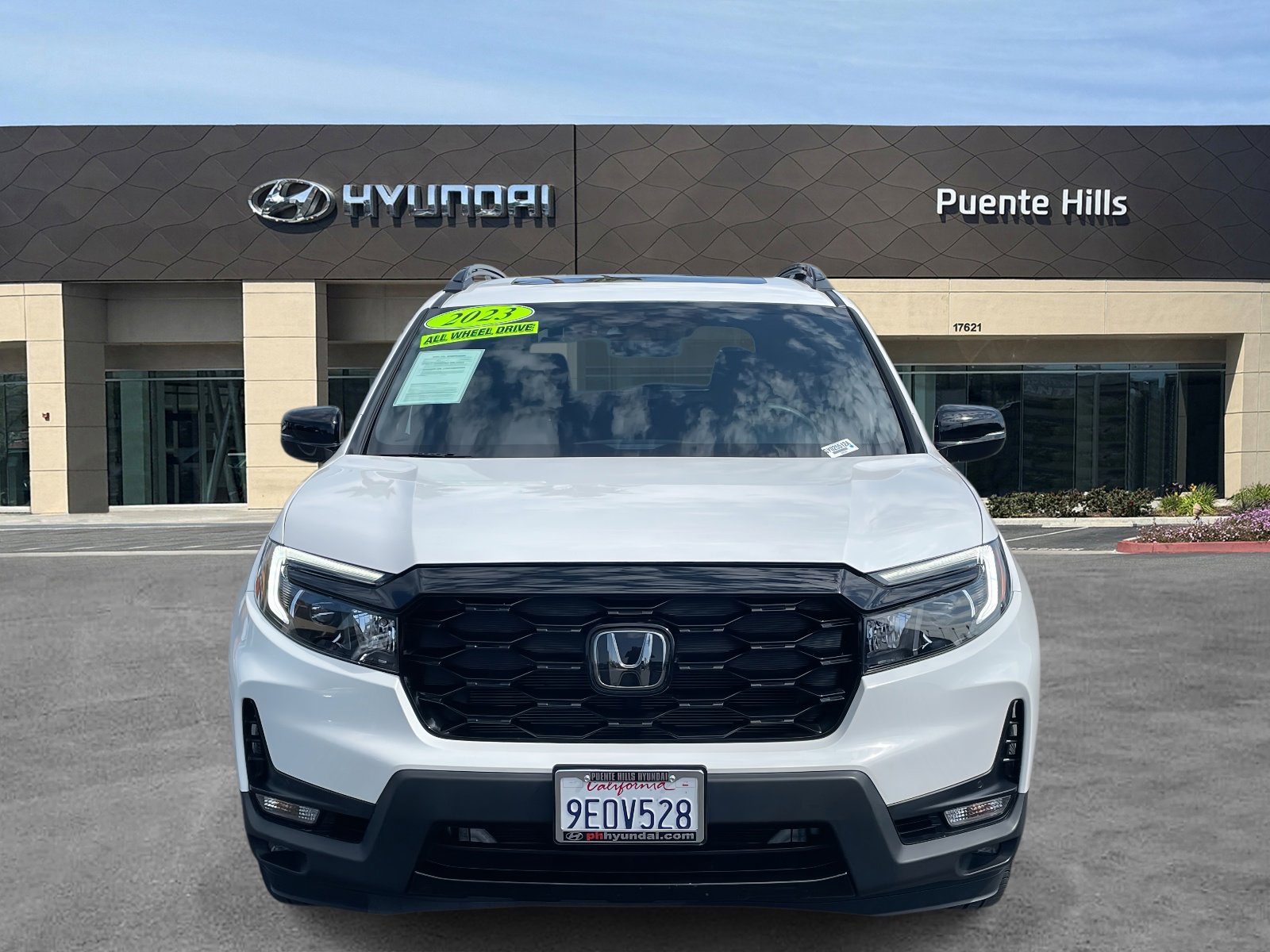 2023 Honda Passport Elite photo 2