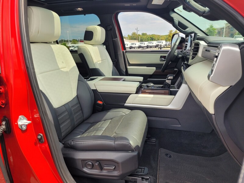 2024 Toyota Sequoia Capstone photo 14
