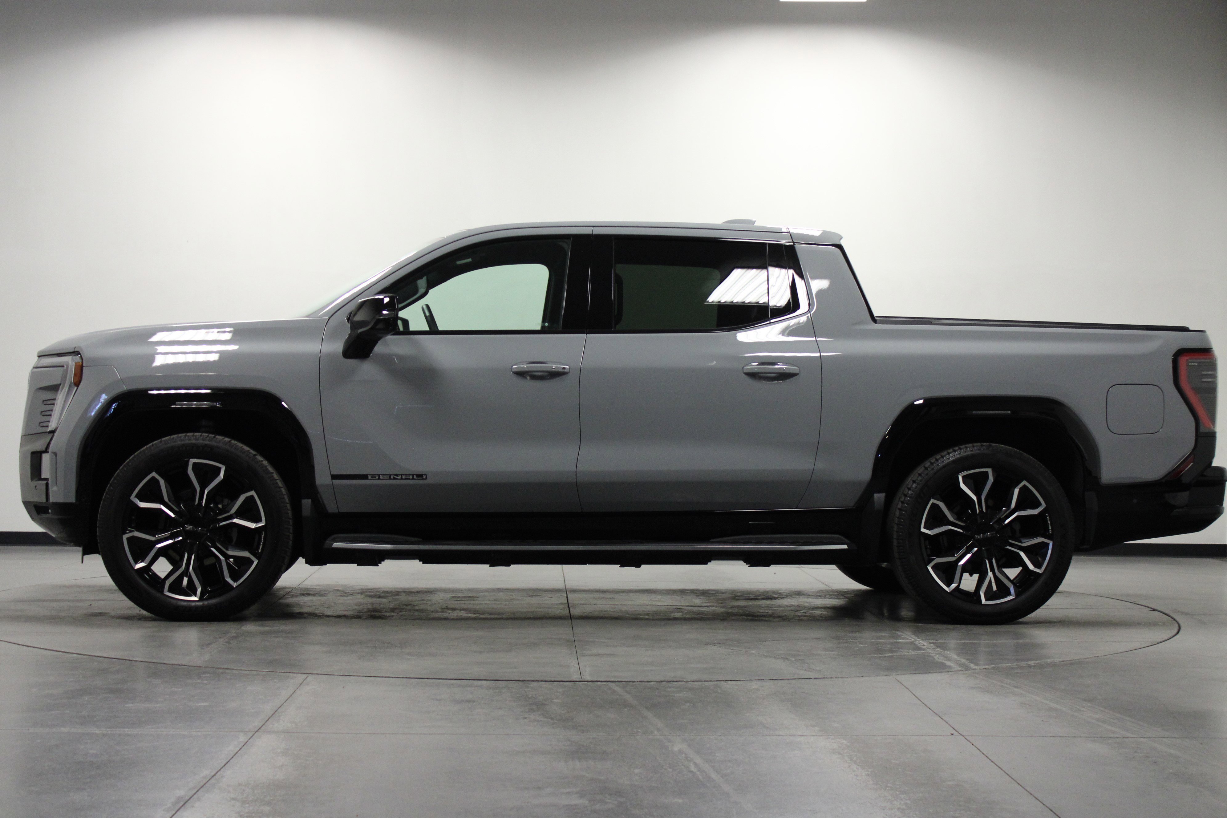 2024 Gmc Sierra EV Denali Edition 1 photo 5