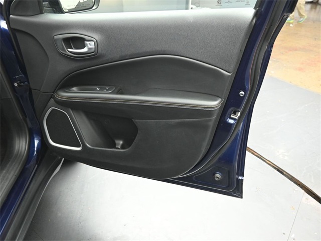 2017 JEEP COMPASS - Image 32