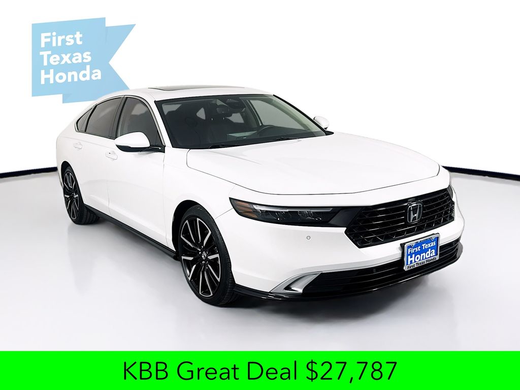 2024 Honda Accord Hybrid Touring's photo